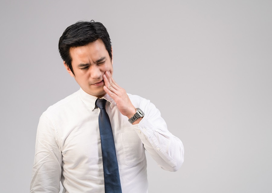 This Is How You Save a Knocked-out Tooth